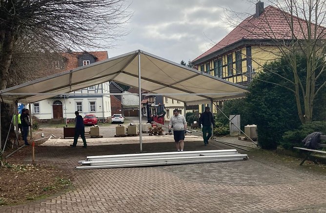 Die Aufbauarbeiten haben begonnen (Foto: privat)