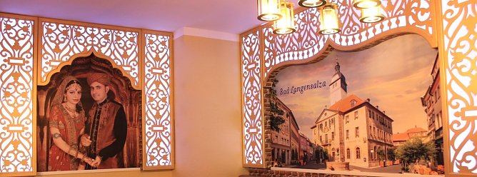 Wandmalereien mit bekannten Motiven in der Stadt (Foto: Eva Maria Wiegand)