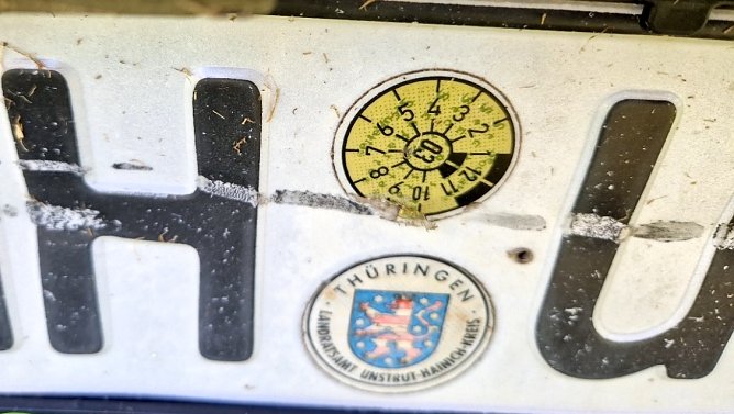 Vor 21 jähren hätte der Fahrzeugbesitzer seine Hauptuntersuchung erneuern müssen. (Foto: Polizei) Vor 21 jähren hätte der Fahrzeugbesitzer seine Hauptuntersuchung erneuern müssen. (Foto: Polizei)