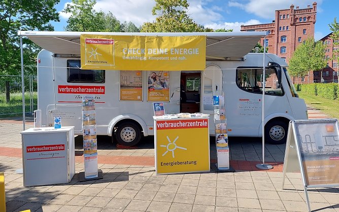 Das Energiemobil kommt an die Marktkirche (Foto: VZTH) Das Energiemobil kommt an die Marktkirche (Foto: VZTH)