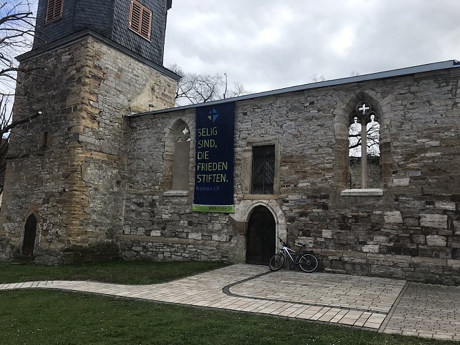 Kirche in Neunheiilingen  (Foto: R.Englert)