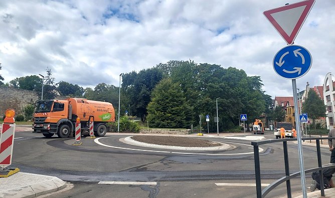 Der Kreisel Pfortenteich wird heute frei gegeben (Foto: © Stadt Mühlhausen) Der Kreisel Pfortenteich wird heute frei gegeben (Foto: © Stadt Mühlhausen)