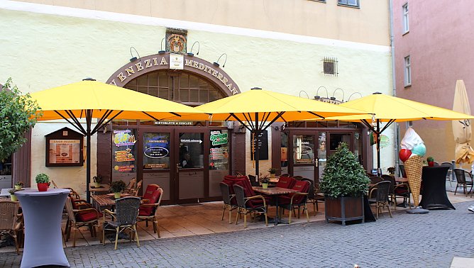 Das Restaurant "Venezia" vis a vis des Rathauses in Bad Langensalza (Foto: Eva Maria Wiegand) Das Restaurant "Venezia" vis a vis des Rathauses in Bad Langensalza (Foto: Eva Maria Wiegand)