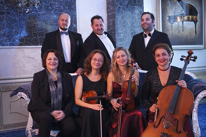 Tenöre mit Streichquartett imKulturhaus Schwanenteich (Foto: Agentur) Tenöre mit Streichquartett imKulturhaus Schwanenteich (Foto: Agentur)