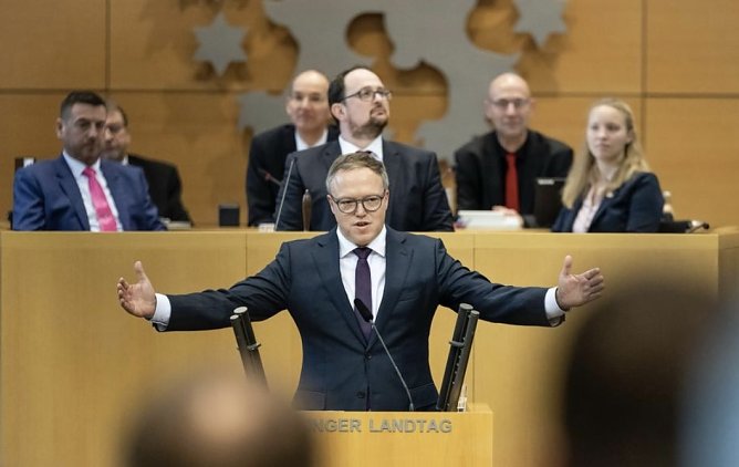 Ministerpr&auml;sident Mario Voigt h&auml;lt erste Rede (Foto: Jacob Schr&ouml;ter TSK)