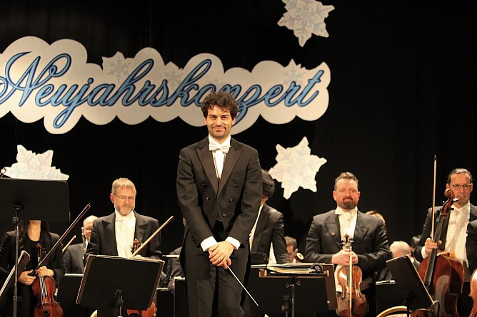 1. Kapellmeister des TN LOS - Julian Gaudiano beim Neujahrskonzert in Bad Langensalza (Foto: Eva Maria Wiegand)