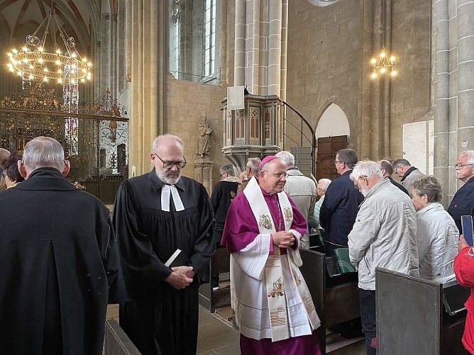 Predigtenreihe in Mühlhausen (Foto: R.Englert) Predigtenreihe in Mühlhausen (Foto: R.Englert)