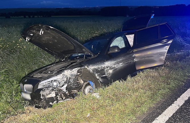 Unfall auf der B249 gestern Abend (Foto: S.Dietzel) Unfall auf der B249 gestern Abend (Foto: S.Dietzel)