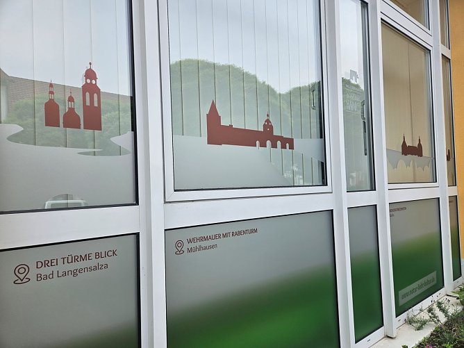 Neue Beklebung der Geschäftsstellenfenster (Foto: KTL Bad Langensalza) Neue Beklebung der Geschäftsstellenfenster (Foto: KTL Bad Langensalza)