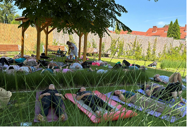 Yoga im Botanischen Garten bad Langensalza  (Foto: KTL)