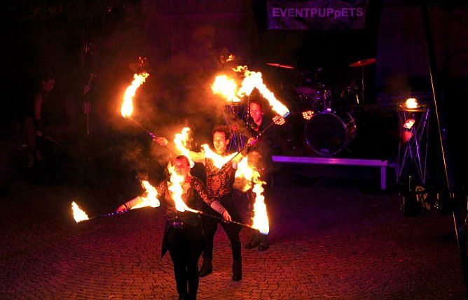Jonglagen und Akrobatik auf h&ouml;chstem Niveau: die Gruppe Eventpuppets (Foto: Eva Maria Wiegand)