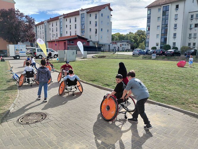"Fit im Viertel" in M&uuml;hlhausen: Rollstuhlparcours in der Martinivorstadt (Foto: Markus Fromm)