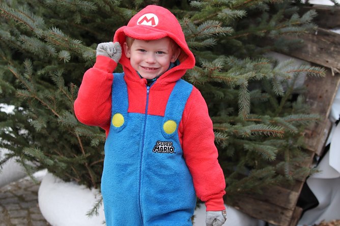 Der kleine Dario an der Eisbahn im Schl&ouml;sschenpark in Bad Langensalza (Foto: Eva Maria Wiegand)