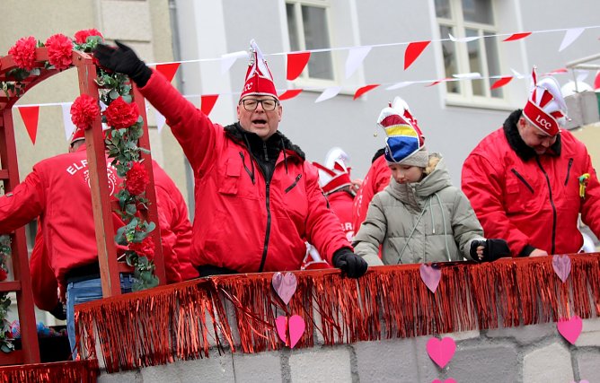Gro&szlig;e Freude auf dem Themenwagen des LCC beim Umzug in Bad Langensalza (Foto: Eva Maria Wiegand)
