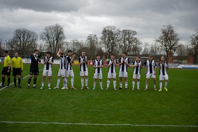 In schwarz-wei&szlig;en Retro-Trikots liefen die Preu&szlig;en gegen Arnstadt auf (Foto: Benno Harbauer)