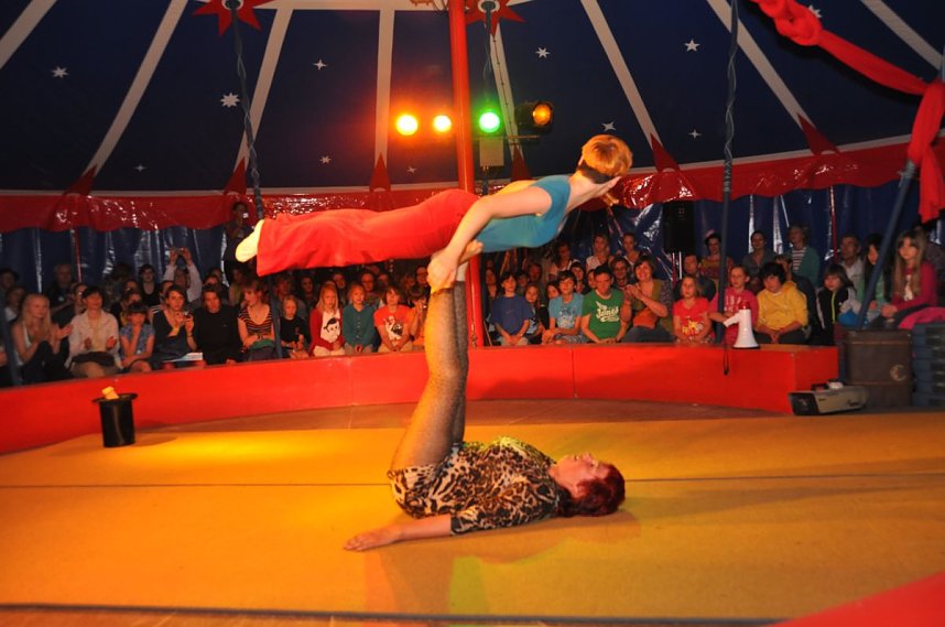 Quirliger Variet&eacute;abend zum Zirkusfestival