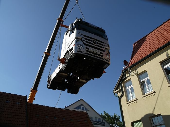 Fliegender Brummi