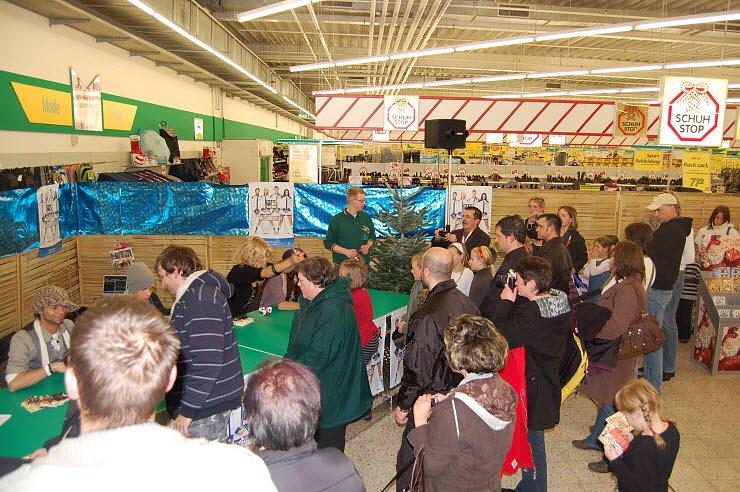 Autogrammstunde beFour in Nordhausen. nnz-City Scout on Tour