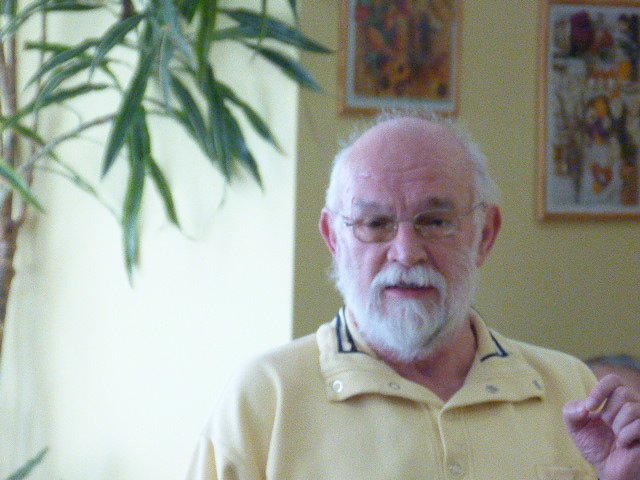 &Uuml;bergabe der Bauschutzbrillen an Abgeordneten des Landtages