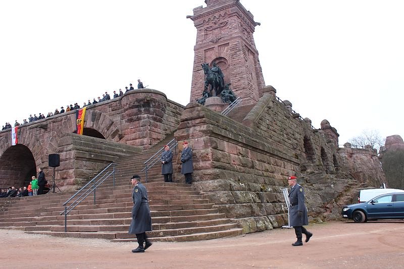Es war eine wundersch&ouml;ne Zeit - Kommando&uuml;bergabe am Kyffh&auml;user