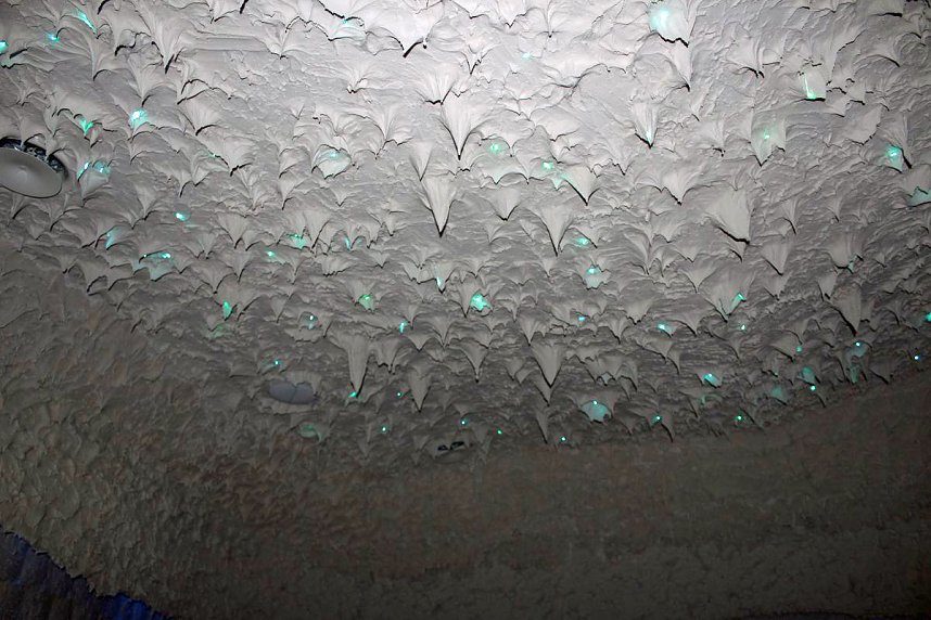 Die besondere Totes-Meer-Salzgrotte