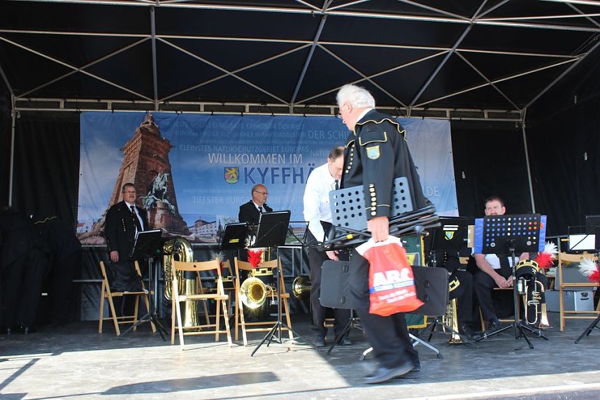 Feiern am Radweg haben begonnen