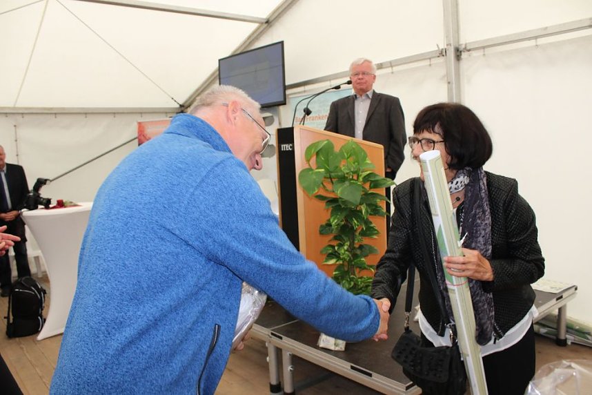 Mit Festakt schiefer Turm als gerettet gefeiert