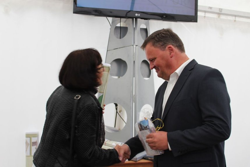 Mit Festakt schiefer Turm als gerettet gefeiert