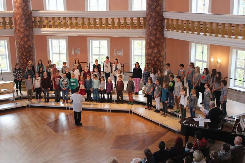 Getanzt und gesungen