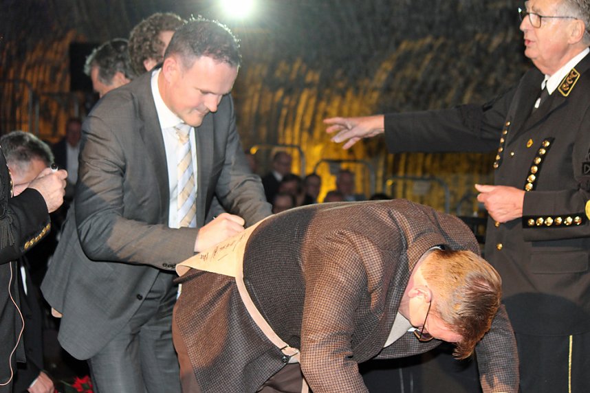 Ministerpr&auml;sident bekam Schl&auml;ge