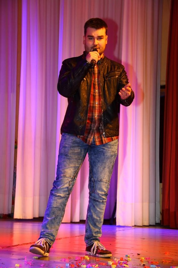 M&auml;nnerbeine und mehr auf Bleicher&ouml;der B&uuml;hne