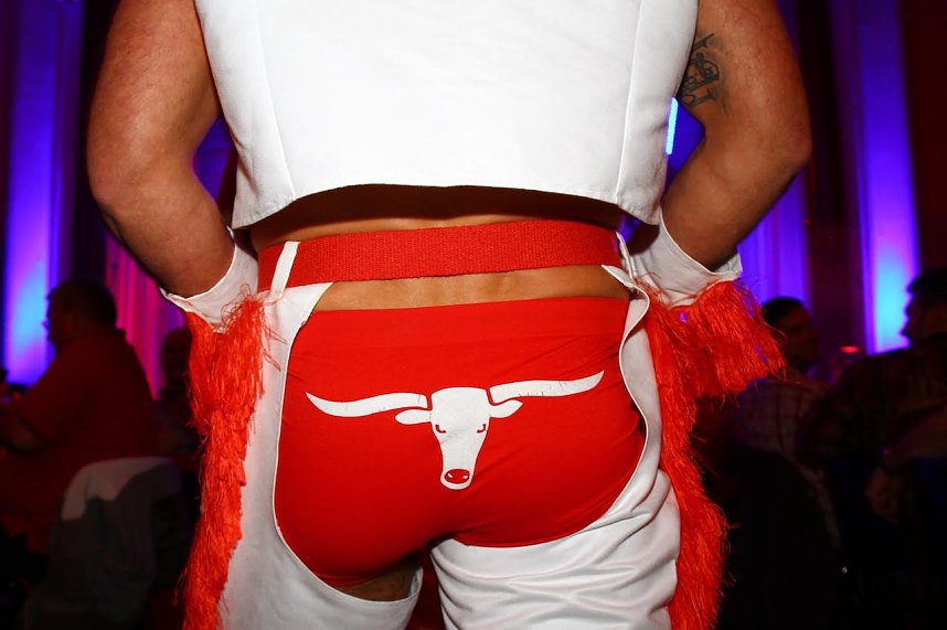 M&auml;nnerbeine und mehr auf Bleicher&ouml;der B&uuml;hne