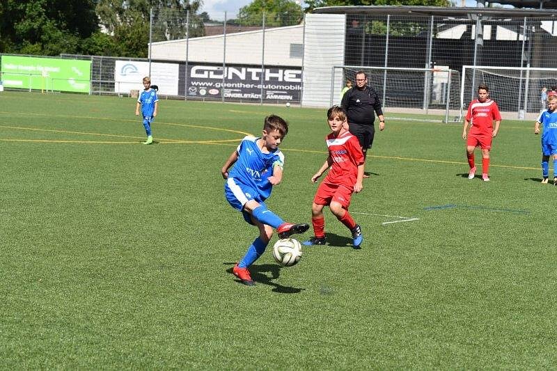 Knappe Niederlage zum Auftakt