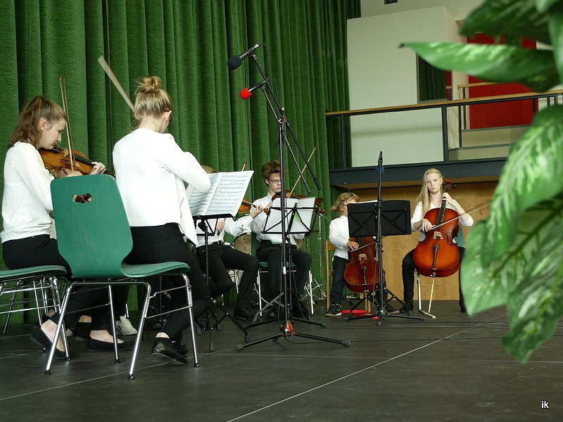 Verbeamtung von &uuml;beer 350 Lehrerinnen und Lehrern