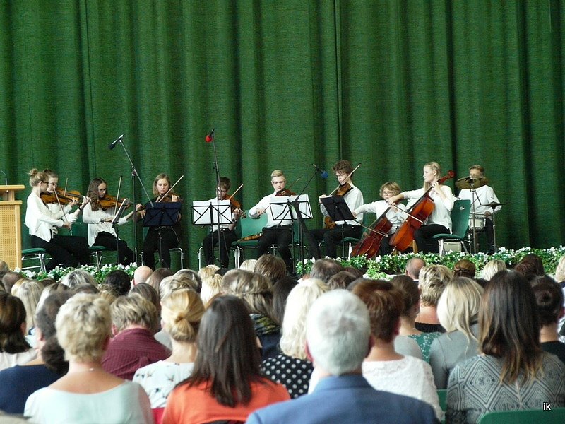 Verbeamtung von &uuml;beer 350 Lehrerinnen und Lehrern