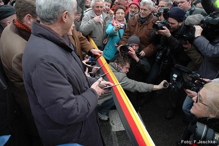 &Uuml;bergeben