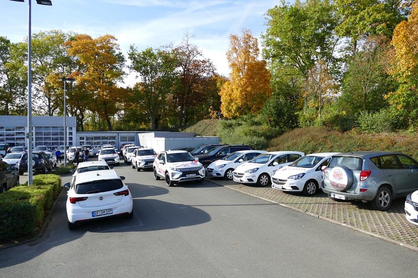 Autos an THC-M&auml;dels &uuml;bergeben