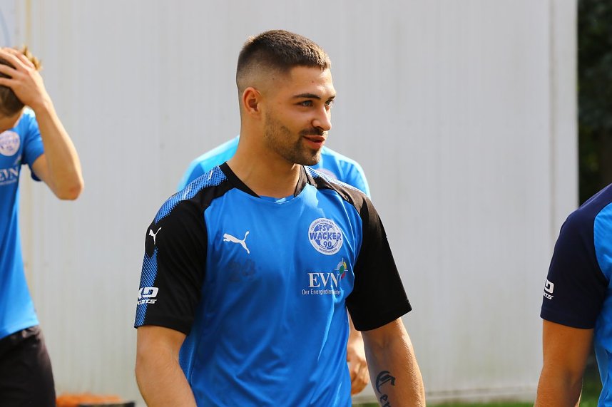 Trainingsauftakt des Oberliga-Kaders im AKS