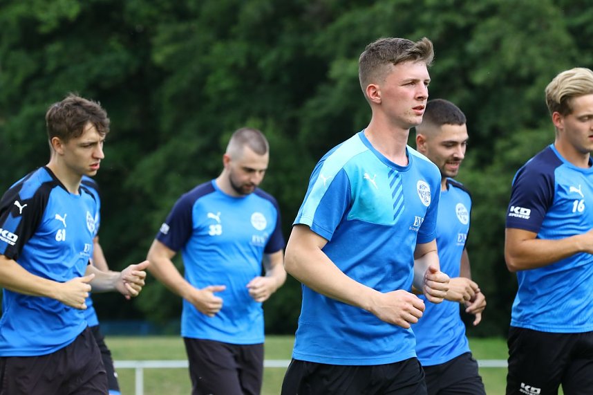 Trainingsauftakt des Oberliga-Kaders im AKS