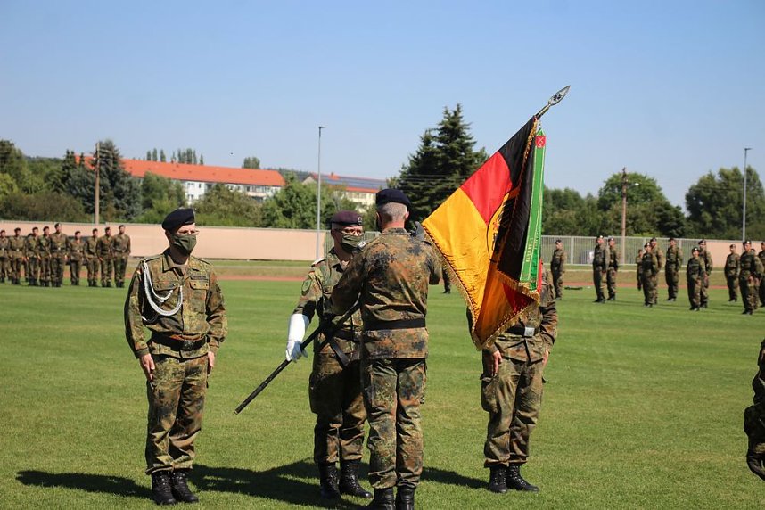 Bei Appell in Sondershausen Kommando &uuml;ber geben