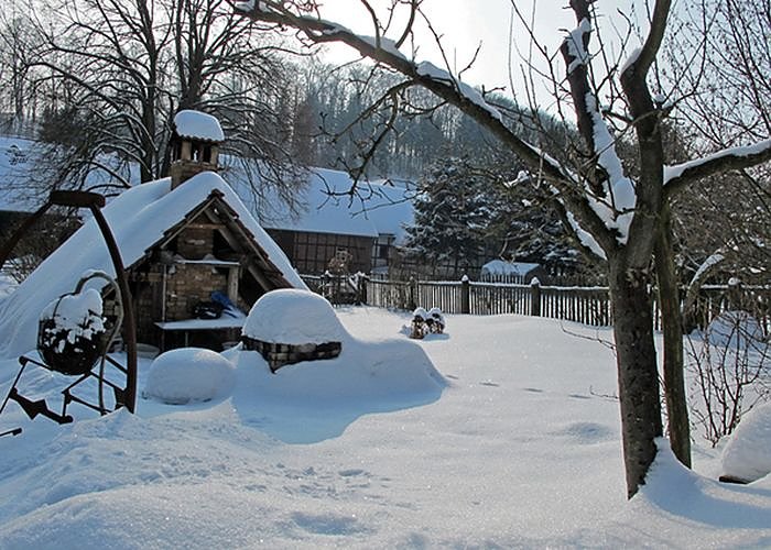 Wintergr&uuml;&szlig;e