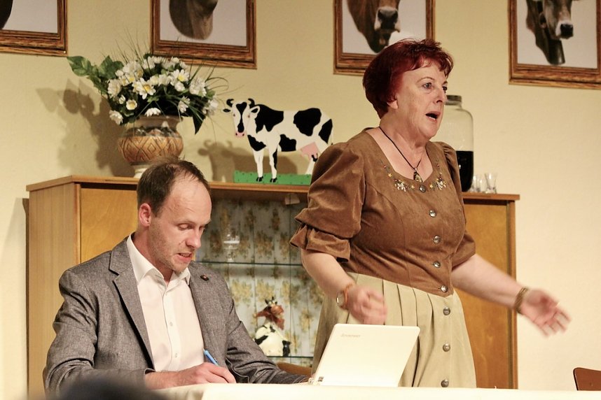 Premiere im Allmenh&auml;user Bauerntheater