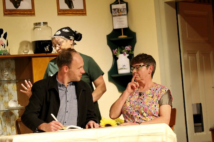 Premiere im Allmenh&auml;user Bauerntheater