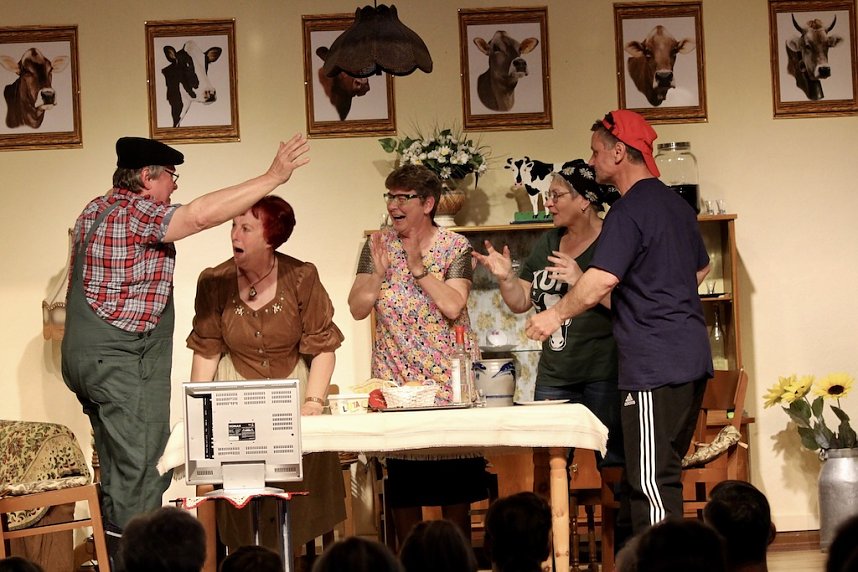 Premiere im Allmenh&auml;user Bauerntheater