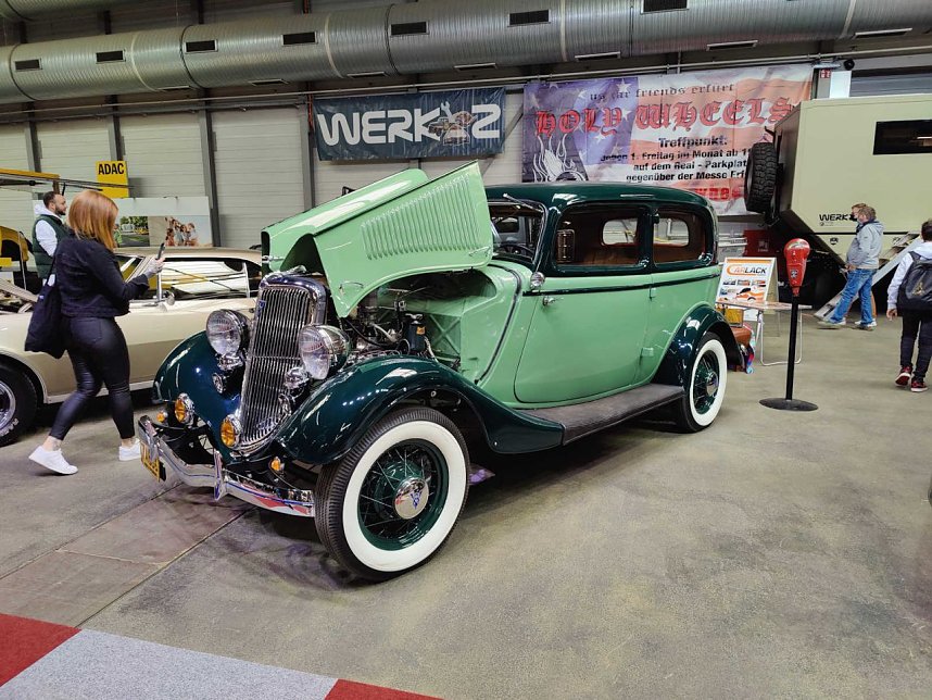 Peter Blei unterwegs auf der Erfurter Automobilmesse