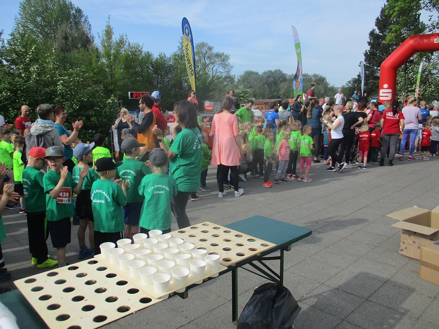 Beim R&ouml;blinglauf z&auml;hlte man nach langer Pause rund 3.000 Teilnehmer