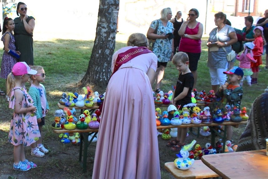 Am Start und an der Strecke des Entenrennens 2022