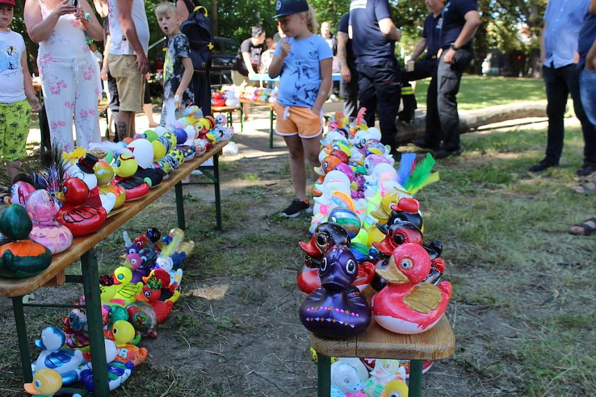 Am Start und an der Strecke des Entenrennens 2022