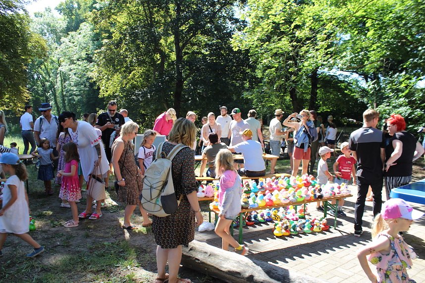 Am Start und an der Strecke des Entenrennens 2022