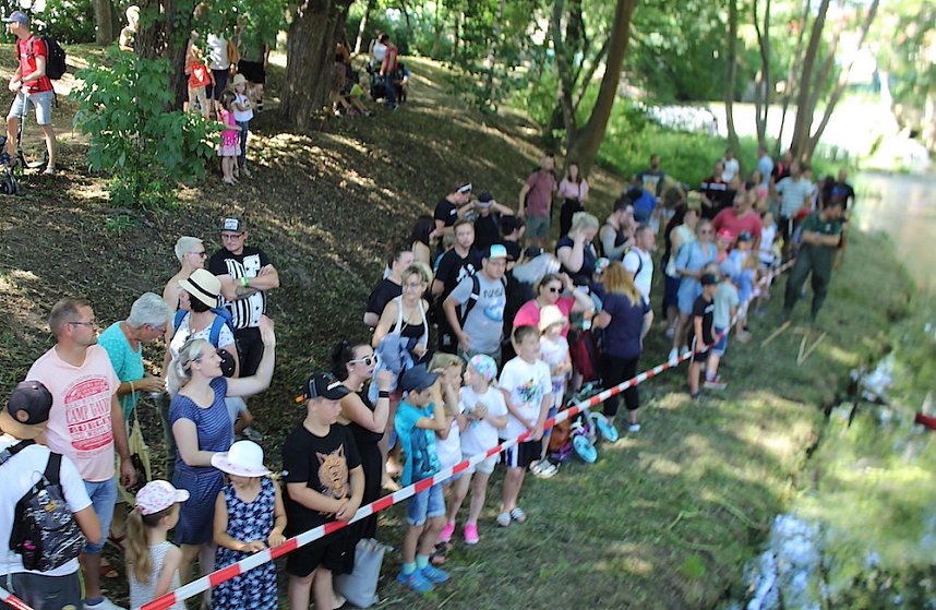 Am Start und an der Strecke des Entenrennens 2022